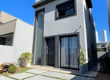 Sobrado 3  dormitórios bairro Bela Vista - Gravataí