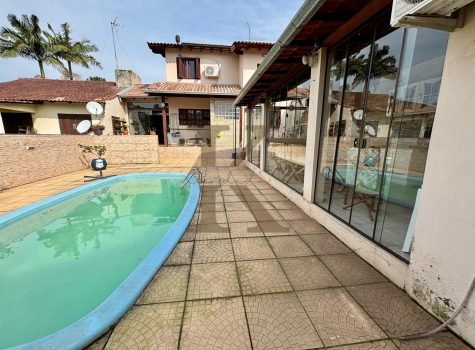 Casa 4 dormitórios Paradiso